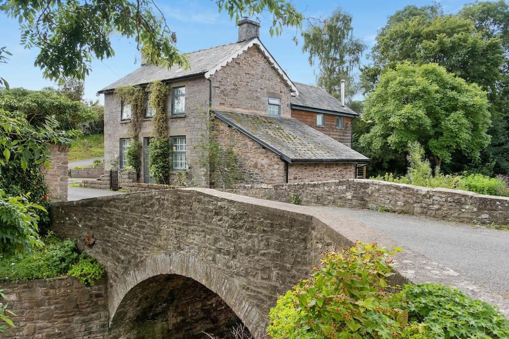 Luxury Cottage Near Hay-On-Wye Llanigon Bagian luar foto
